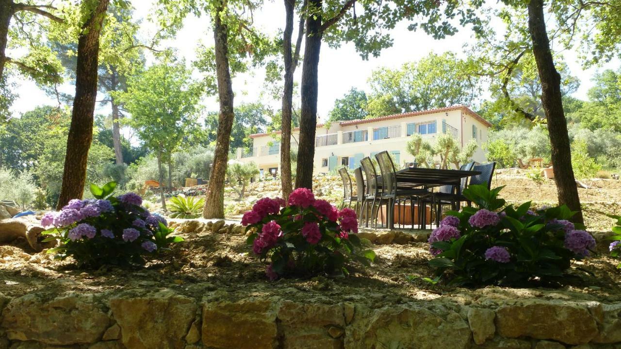 Le Vallon Des Oliviers Bed & Breakfast Montauroux Dış mekan fotoğraf